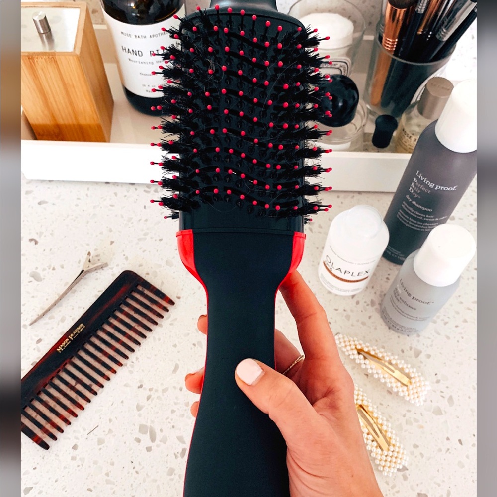 Revlon volumizing hairbrush blow dryer (box included)